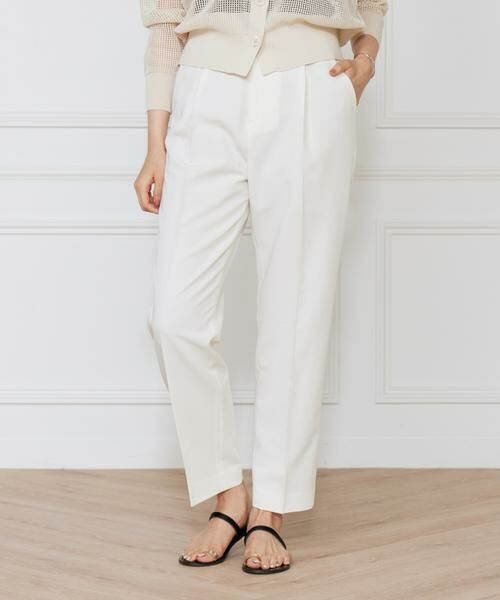 I.T.'S. international/イッツインターナショナル タックテーパードパンツ《TRストレッチ》 オフホワイト1 07 I.T.'S. international/イッツインターナショナル タックテーパードパンツ《TRストレッチ》 オフホワイト1 07