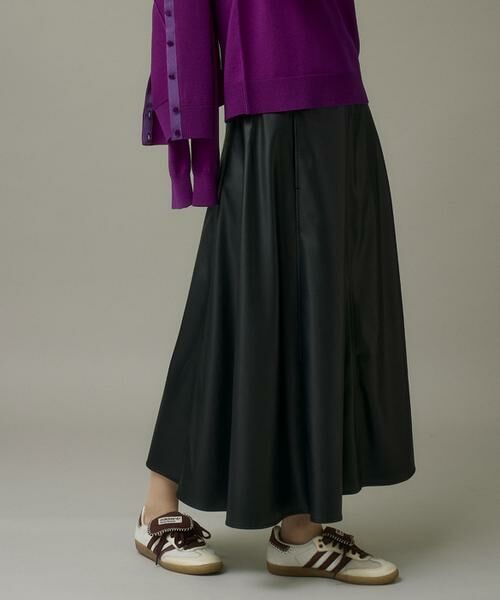 I.T.'S. international/イッツインターナショナル ソフトフェイクレザーフレアースカート ブラック 11 I.T.'S. international/イッツインターナショナル ソフトフェイクレザーフレアースカート ブラック 11