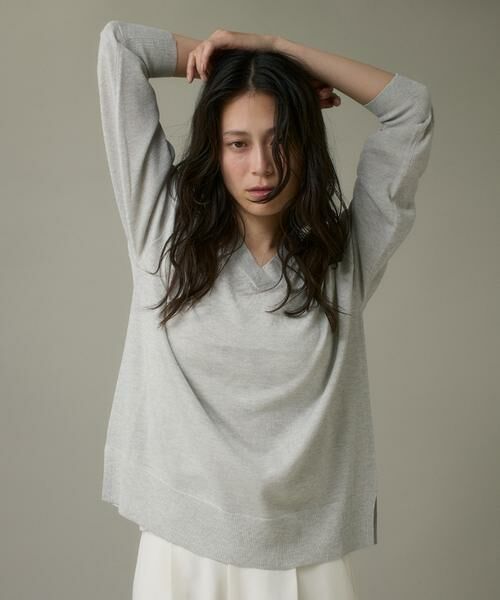 I.T.'S. international/イッツインターナショナル Vネックラメプルオーバー グレー1 00 I.T.'S. international/イッツインターナショナル Vネックラメプルオーバー グレー1 00