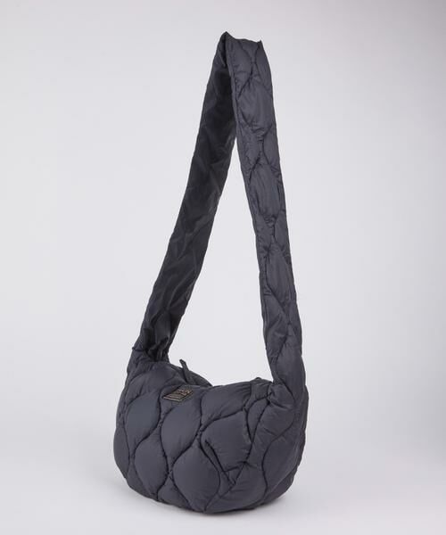 I.T.'S. international/イッツインターナショナル ミリタリー バナナショルダー ダウンバッグM-ソフトシェル 《TAION/タイオン》 ネイビー 40 I.T.'S. international/イッツインターナショナル ミリタリー バナナショルダー ダウンバッグM-ソフトシェル 《TAION/タイオン》 ネイビー 40