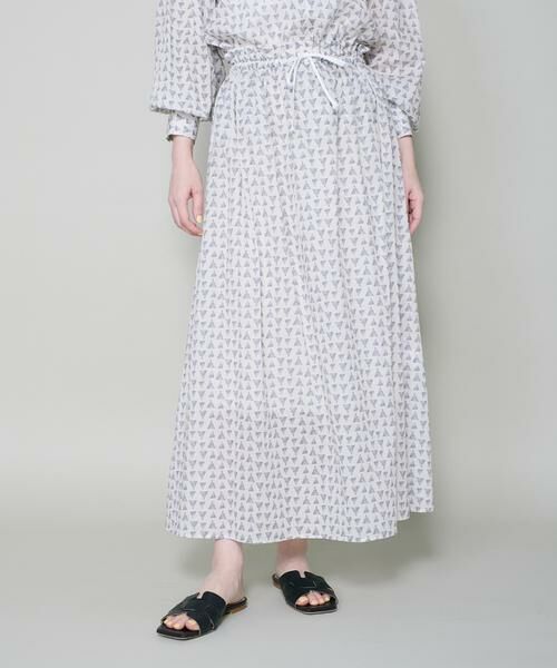 I.T.'S. international / イッツインターナショナル ミニ・ひざ丈スカート | トライアングルプリントコットンギャザースカート（アイボリー2）