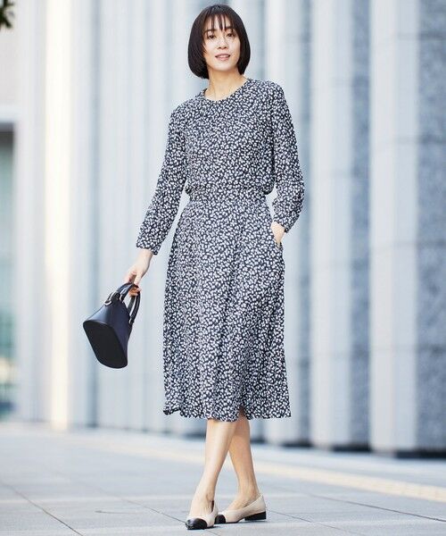 自由区 / ジユウク シャツ・ブラウス | 【カタログ掲載・セットアップ対応・洗える】ジオメトリックフラワードットプリント ブラウス | 詳細6