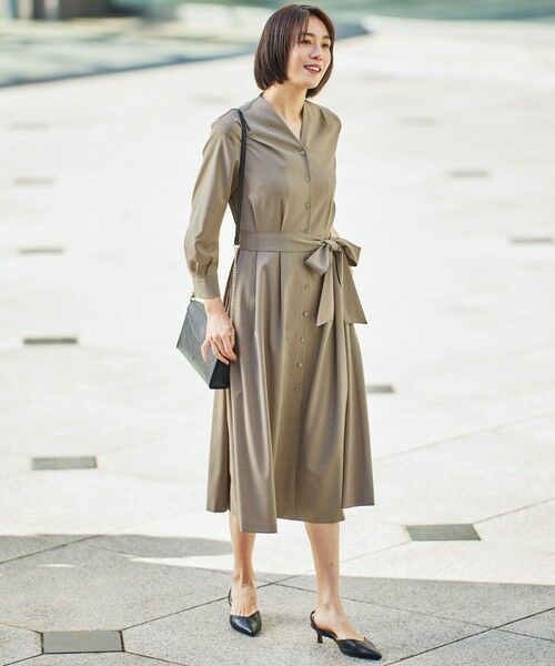 自由区ワンピース新品未使用タグ付き 洗える】ライトサテン ワンピース （ロング・マキシ丈ワンピース