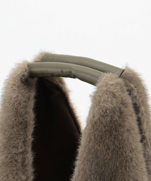 自由区 / ジユウク トートバッグ | 【SHIHOさん着用】イージーファー バッグ | 詳細11