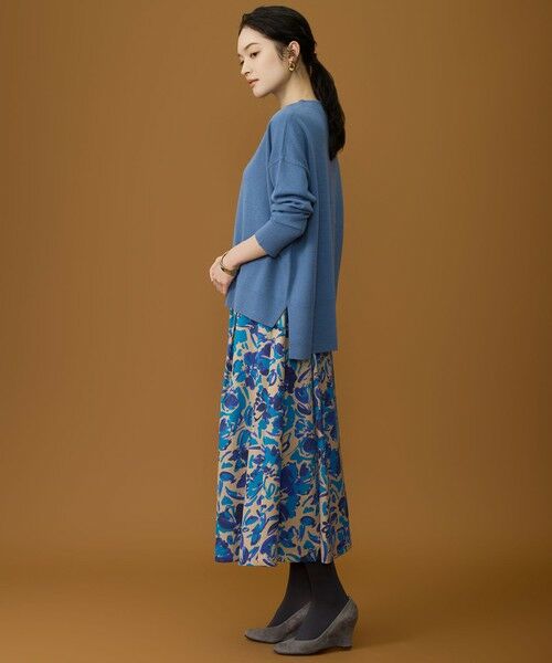 自由区 / ジユウク ミニ・ひざ丈スカート | 【SHIHOさん着用】アートタッチフラワープリント スカート | 詳細2