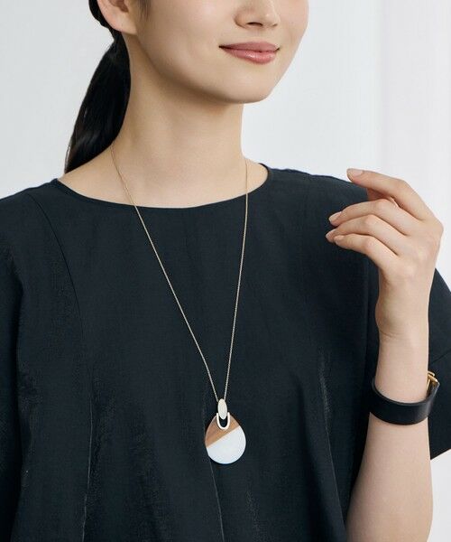 自由区 / ジユウク ネックレス・ペンダント・チョーカー | 【カタログ掲載・ワンポイントアイテム】アクリルバイカラー ネックレス（アイボリー×ブラウン）