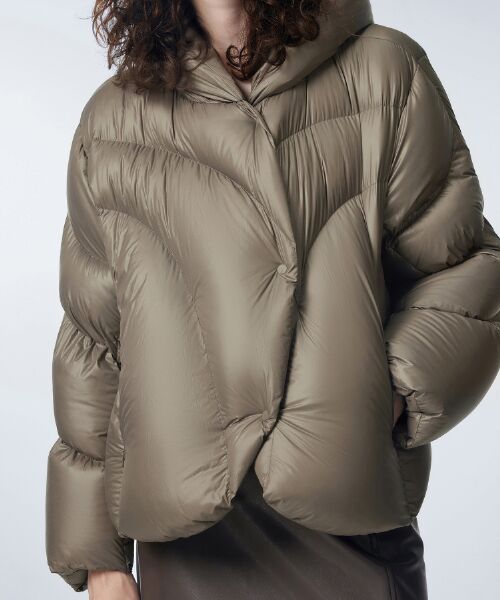 JNBY / ジェーエヌビーワイ ダウンジャケット・ベスト | Hooded Curved Quilted Down Jacket / カーブキルティングダウンジャケット | 詳細6