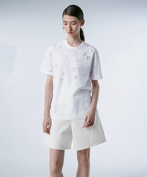 JNBY / ジェーエヌビーワイ Tシャツ | Laser-cut Floral Hollow T-Shirt / レースカットフローラルTシャツ | 詳細1