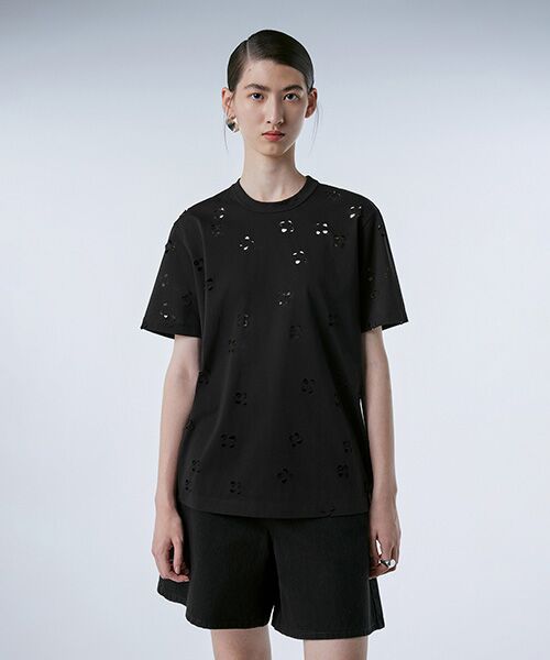JNBY/ジェーエヌビーワイ Laser-cut Floral Hollow T-Shirt BLACK S JNBY/ジェーエヌビーワイ Laser-cut Floral Hollow T-Shirt BLACK S