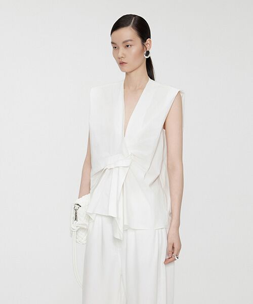 JNBY / ジェーエヌビーワイ シャツ・ブラウス | V-neck Pleated-front Sleeveless Shirt / Vネックフロントプリーツシャツ | 詳細1