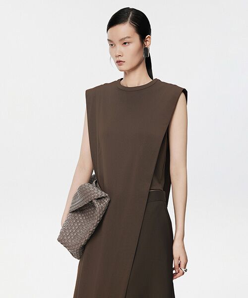 JNBY / ジェーエヌビーワイ ロング・マキシ丈ワンピース | Asymmetrical Sleeveless Summer Dress / アシンメトリーサマードレス(ESPRESSO)