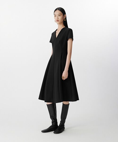 JNBY / ジェーエヌビーワイ ロング・マキシ丈ワンピース | Sculpted Grace V-Neck Dress / Vネックドレス | 詳細1