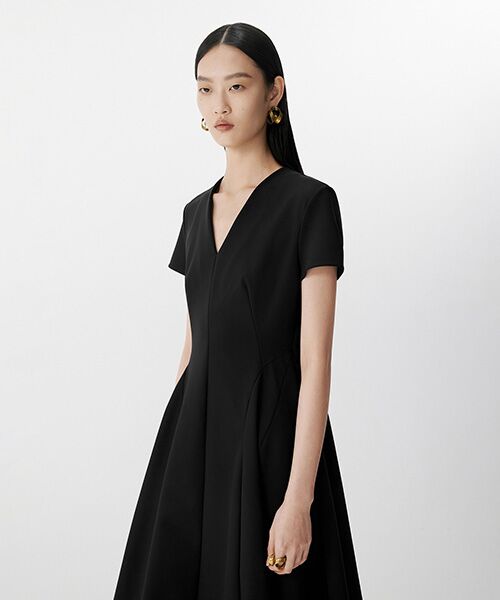 JNBY / ジェーエヌビーワイ ロング・マキシ丈ワンピース | Sculpted Grace V-Neck Dress / Vネックドレス | 詳細4