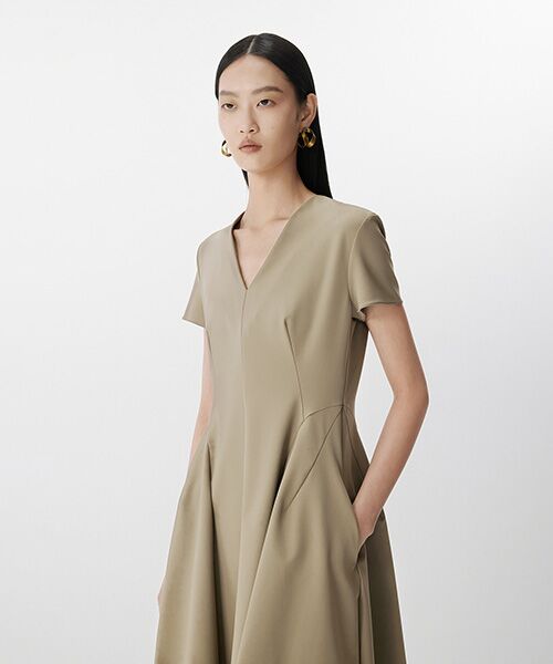 JNBY / ジェーエヌビーワイ ロング・マキシ丈ワンピース | Sculpted Grace V-Neck Dress / Vネックドレス | 詳細14