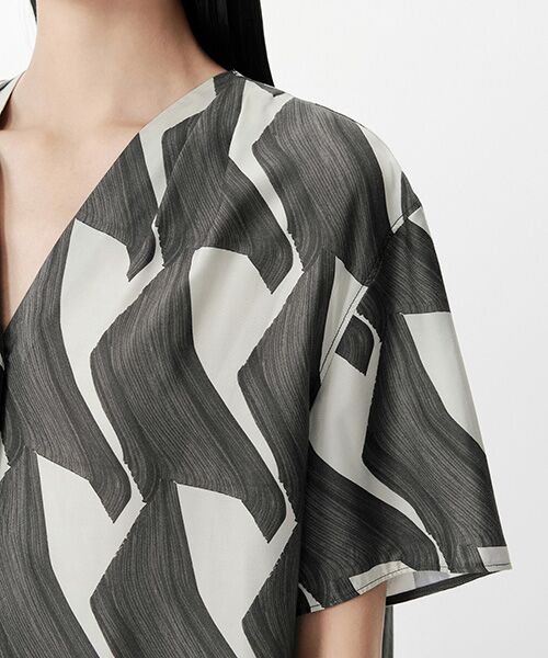 JNBY / ジェーエヌビーワイ シャツ・ブラウス | Soft Geometry Shirt / ソフト ジオメトリーシャツ | 詳細2