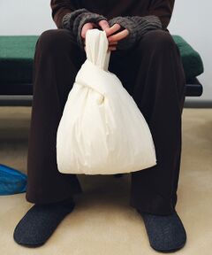 JNBY / ジェーエヌビーワイ ハンドバッグ | Lightweight Padded Nylon Bag