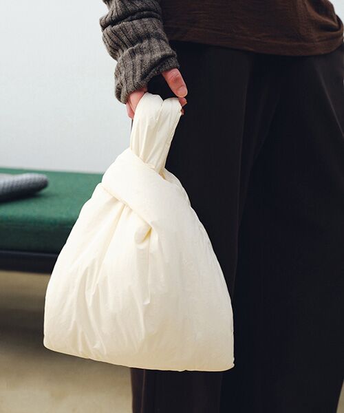 JNBY / ジェーエヌビーワイ ハンドバッグ | Lightweight Padded Nylon Bag | 詳細1