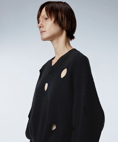 JNBY / ジェーエヌビーワイ ニット・セーター | Cutout Heart Sweater / カットアウト ハートセーター | 詳細1