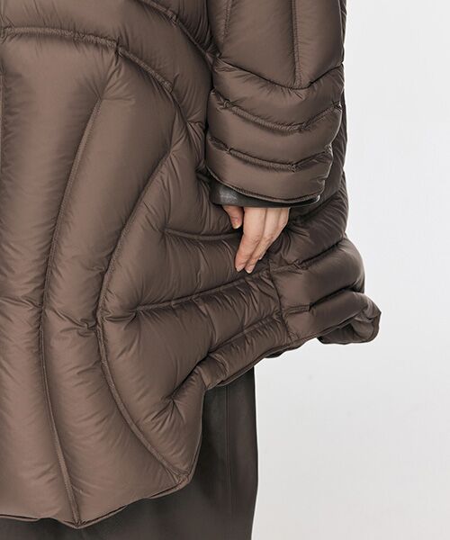 JNBY / ジェーエヌビーワイ ダウンジャケット・ベスト | Twisted Quilted Mid-length Down Jacket | 詳細12