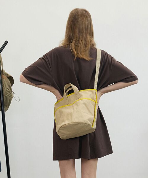 JNBY / ジェーエヌビーワイ ショルダーバッグ | HOME Washed Nylon Utility Bag（BEIGE）