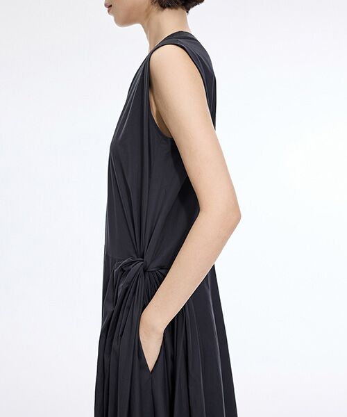 JNBY / ジェーエヌビーワイ ロング・マキシ丈ワンピース | Minimal Twist Dress | 詳細16