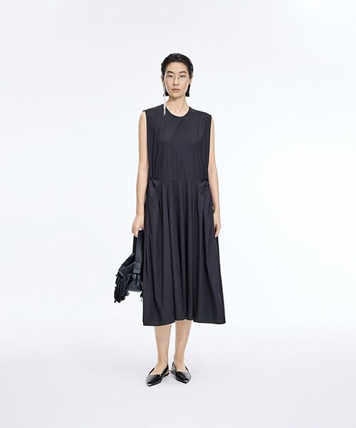 JNBY / ジェーエヌビーワイ ロング・マキシ丈ワンピース | Minimal Twist Dress（BLACK）