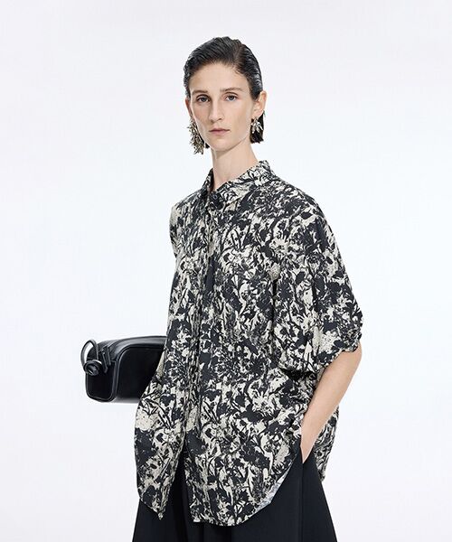JNBY / ジェーエヌビーワイ シャツ・ブラウス | Botanical Print Relax Shirt（BLACK）