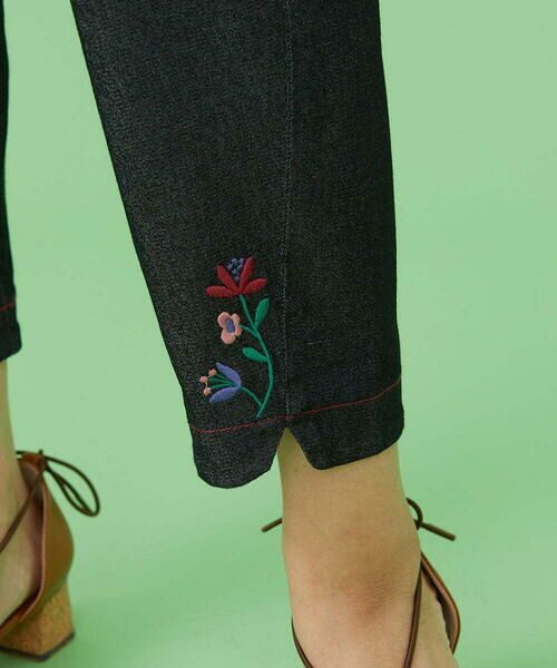 Jocomomola / ホコモモラ ショート・ハーフ・半端丈パンツ | フラワー刺繍テーパードパンツ | 詳細17