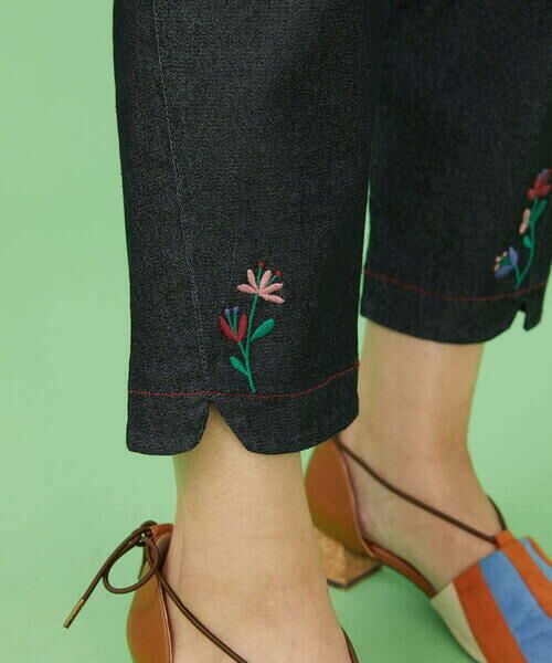 Jocomomola / ホコモモラ ショート・ハーフ・半端丈パンツ | フラワー刺繍テーパードパンツ | 詳細18