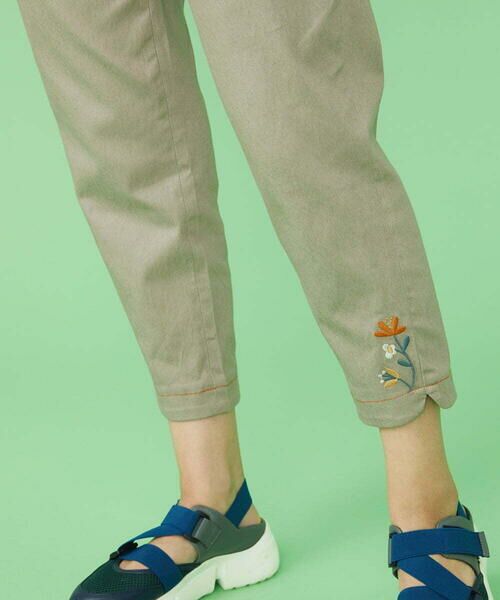 Jocomomola / ホコモモラ ショート・ハーフ・半端丈パンツ | フラワー刺繍テーパードパンツ | 詳細6