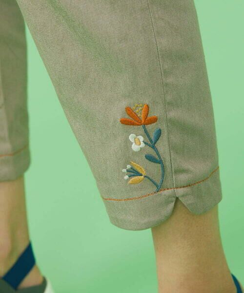 Jocomomola / ホコモモラ ショート・ハーフ・半端丈パンツ | フラワー刺繍テーパードパンツ | 詳細7