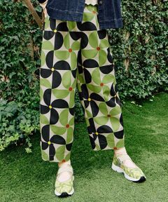 Jocomomola / ホコモモラ その他パンツ | Verde manzana プリントカーブシルエットパンツ