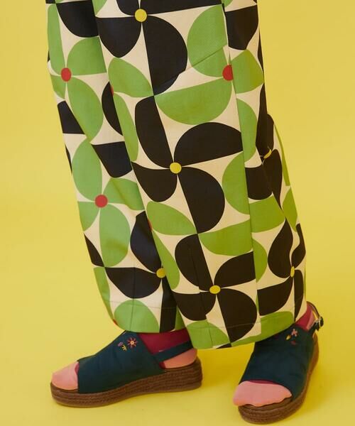 Jocomomola / ホコモモラ その他パンツ | Verde manzana プリントカーブシルエットパンツ | 詳細10