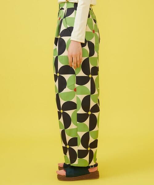 Jocomomola / ホコモモラ その他パンツ | Verde manzana プリントカーブシルエットパンツ | 詳細5