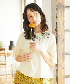 Jocomomola / ホコモモラ カットソー | Verde pera フラワー刺繍Tシャツ