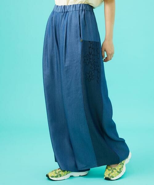 Jocomomola / ホコモモラ その他パンツ | Flor pintada テンセルデニムワイドパンツ | 詳細1