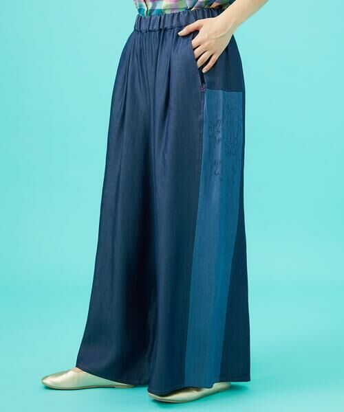 Jocomomola / ホコモモラ その他パンツ | Flor pintada テンセルデニムワイドパンツ | 詳細18