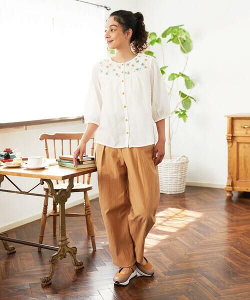 Jocomomola / ホコモモラ シャツ・ブラウス | Nadar entre flores フラワー刺繍ブラウス | 詳細13