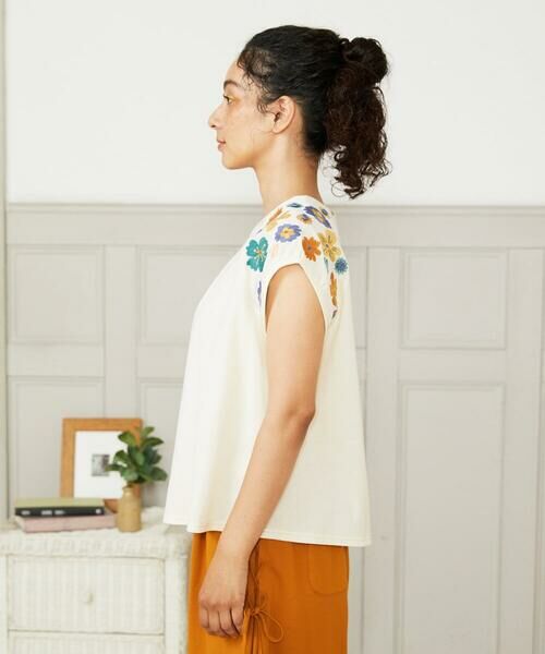 Jocomomola / ホコモモラ カットソー | Escala floral フラワー刺繍パフスリーブTシャツ | 詳細1