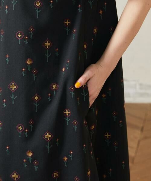 Jocomomola / ホコモモラ ロング・マキシ丈ワンピース | Escaleras de flores フラワー総刺繍ワンピース | 詳細6