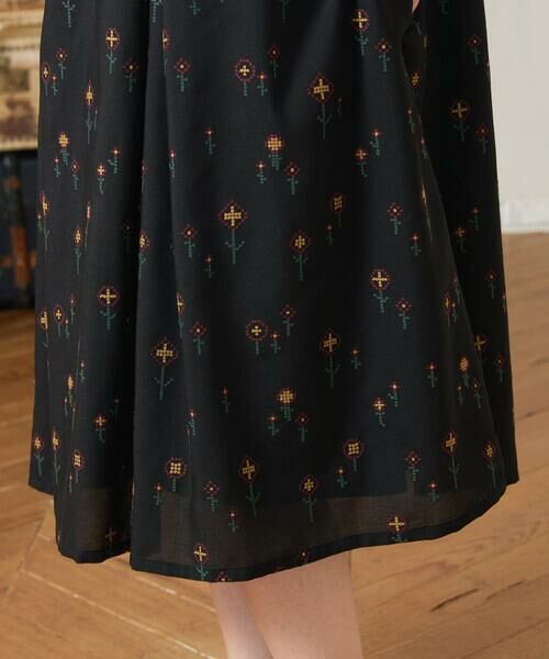 Jocomomola / ホコモモラ ロング・マキシ丈ワンピース | Escaleras de flores フラワー総刺繍ワンピース | 詳細7