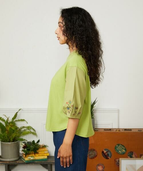 Jocomomola / ホコモモラ カットソー | フラワー刺繍ドッキングカットソー | 詳細1