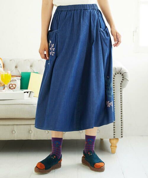 Jocomomola / ホコモモラ ロング・マキシ丈スカート | Jardines コード刺繍デニムスカート(ブルー)