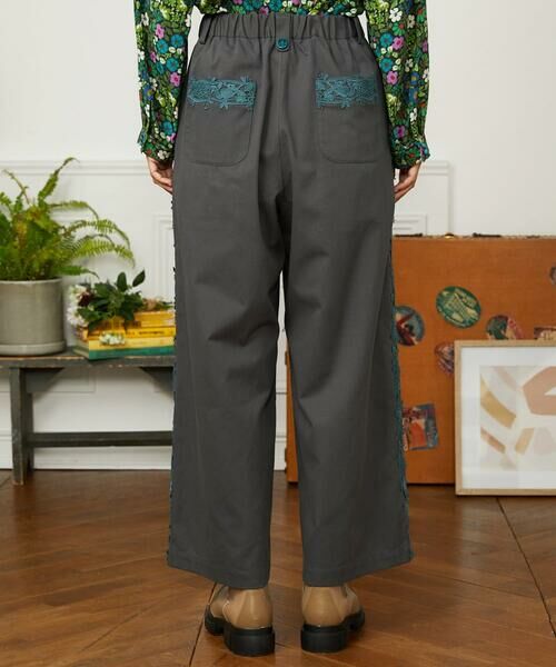 Jocomomola / ホコモモラ その他パンツ | Encaje de Animal フラワーレースワイドパンツ | 詳細2