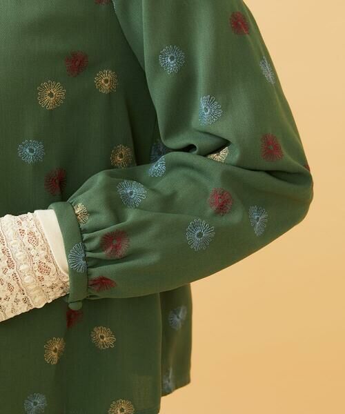 Jocomomola / ホコモモラ シャツ・ブラウス | Estrella ハートネックフラワー刺繍ブラウス | 詳細4