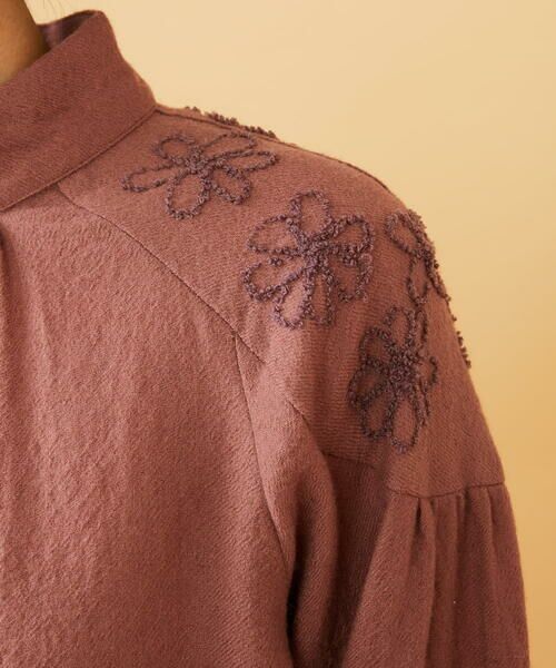 Jocomomola / ホコモモラ シャツ・ブラウス | Susurrito フラワーモチーフハイネックブラウス | 詳細10