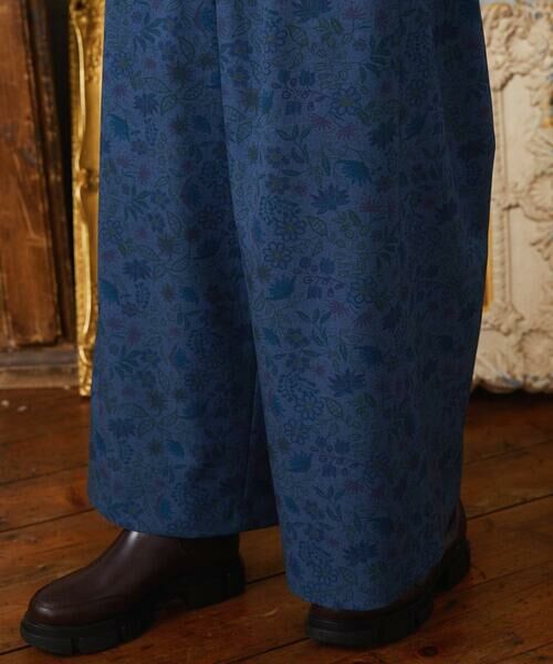 Jocomomola / ホコモモラ その他パンツ | Calle de Bordadores フラワープリントワイドパンツ | 詳細11