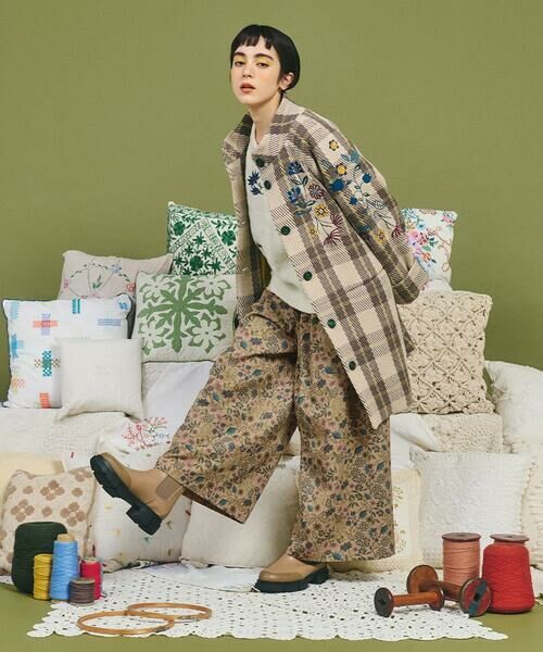 Jocomomola / ホコモモラ その他パンツ | Calle de Bordadores フラワープリントワイドパンツ | 詳細5