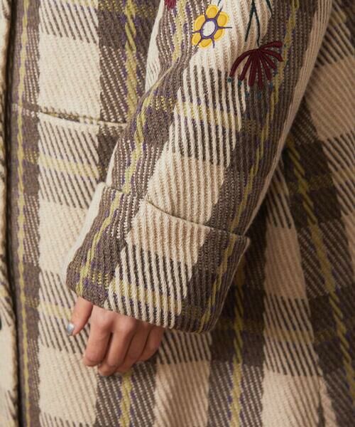 Jocomomola / ホコモモラ その他アウター | Calle de Bordadores チェック×フラワー刺繍コート | 詳細9