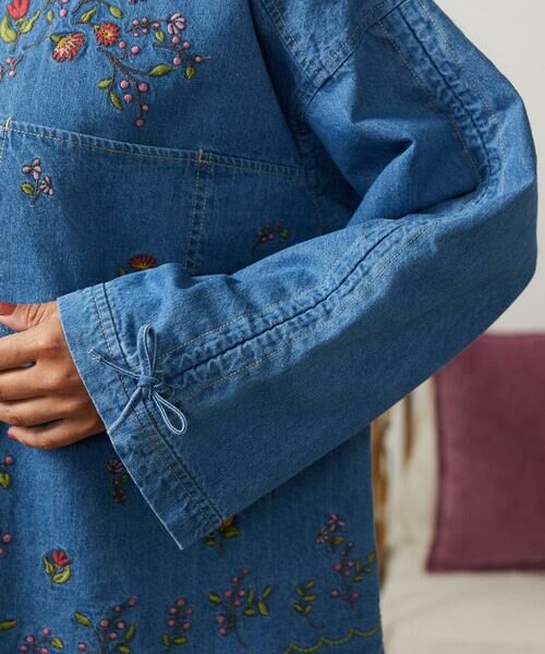 Jocomomola / ホコモモラ シャツ・ブラウス | El galgo フラワー刺繍デニムシャツ | 詳細12